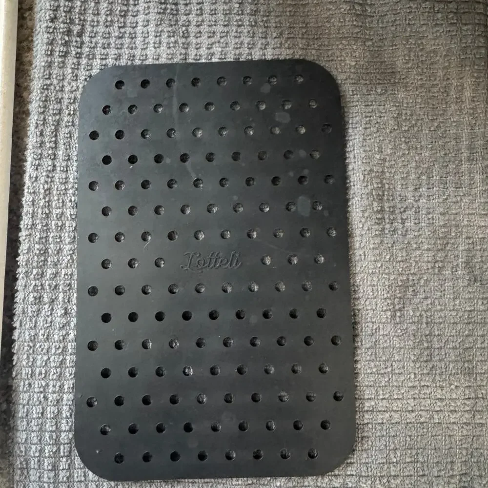 Silicone air fryer liner